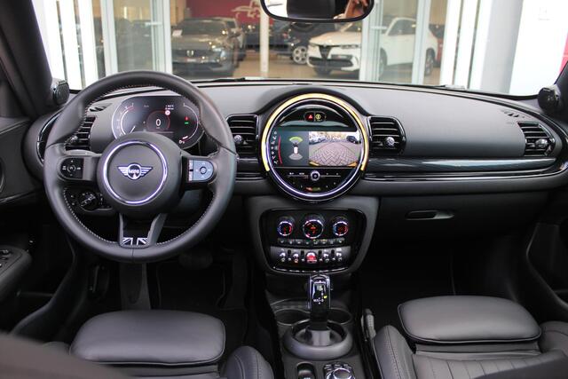 Mini COOPER CLUBMAN 1.5 136PK AUTOMAAT MINI YOURS | PANORAMISCH SCHUIF/KANTEL DAK | HARMAN KARDON AUDIO | ACHTERUITRIJ CAMERA | PARKEERSENSOREN VOOR EN ACHTER | TREKHAAK | FULL LED KOPLAMPEN | DRAADLOZE APPLE CARPLAY/ANDROID AUTO | NAVIGATIE | SFEER VERLICHTING | STOEL/VOORR