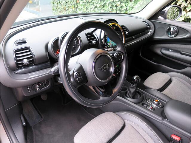 Mini COOPER CLUBMAN 1.5 Chili F54 met LED, Navi, Keyless, PDC en 17"