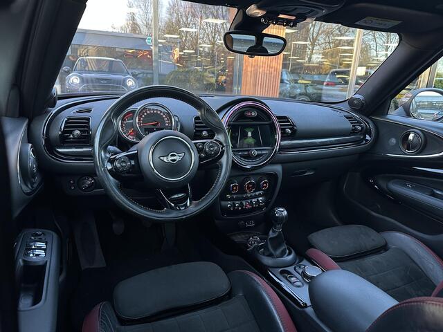 Mini COOPER CLUBMAN Mini 2.0 S Chili Serious Business JCW Panoramadak Harman/Kardon Keyless Cruise Stoelverw. John Cooper Works 18''LM