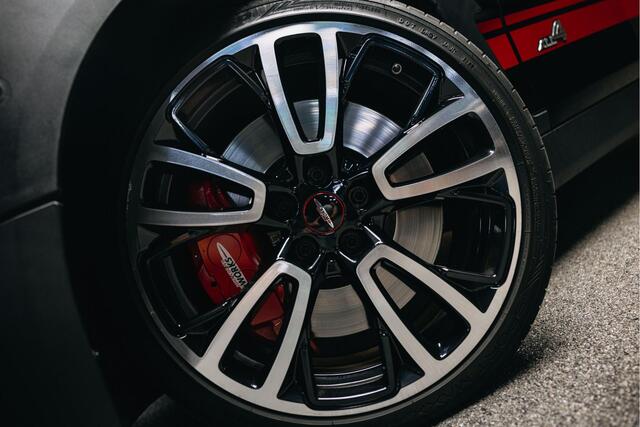 Mini COOPER CLUBMAN 2.0 JCW ALL4 John Works | JCW | Rood dak | Sportstoelen | Stoelverwarming | Head-Up |