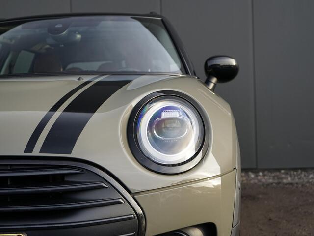 Mini COOPER CLUBMAN Mini 1.5 Business Edition Orig. NL / Harman-Kardon / LED / Two-Tone / Leder / NAV / Camera / Sportstoelen / Trekhaak / Navi Prof