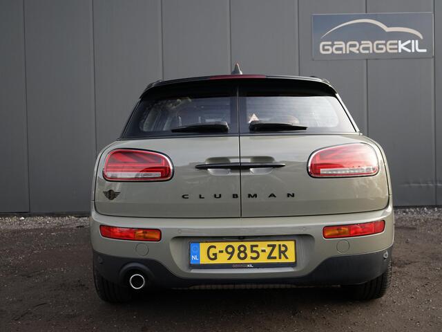 Mini COOPER CLUBMAN Mini 1.5 Business Edition Orig. NL / Harman-Kardon / LED / Two-Tone / Leder / NAV / Camera / Sportstoelen / Trekhaak / Navi Prof