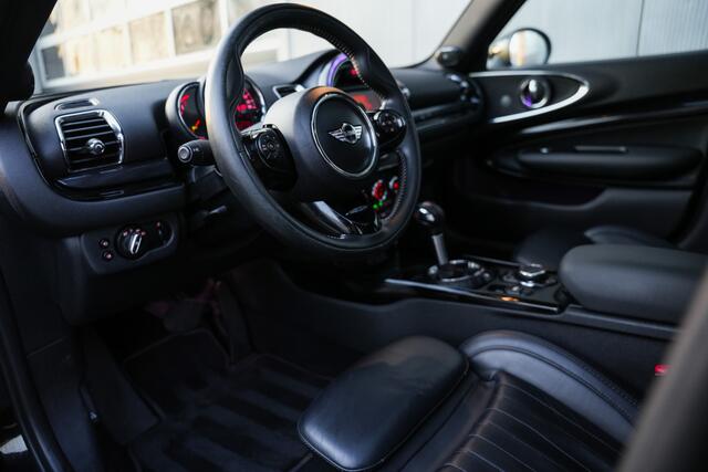 Mini COOPER CLUBMAN Mini 2.0 S Chili Serious Business NL-Auto/ Pano-Dak/ H&K/ Keyless/ Mini-Yours/ Uitlaatklep/ Stoel-Verw./ Int.Verl./ Adapt. Led/ Cruise/ 19''LMV