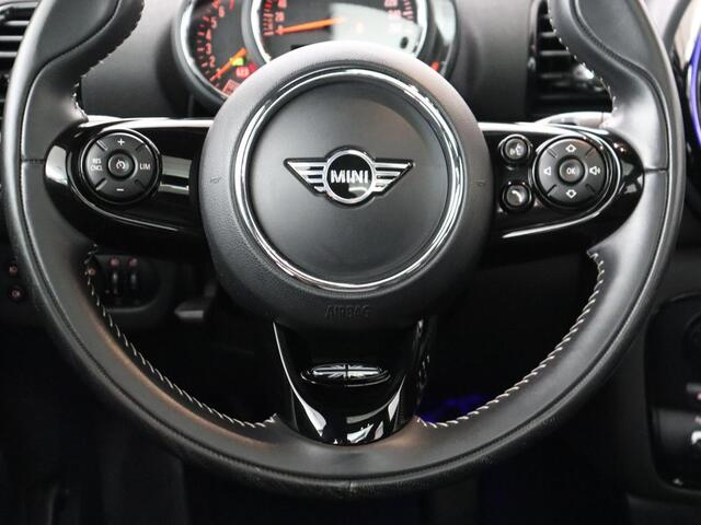 Mini COOPER CLUBMAN 1.5 Chili | Panoramadak | Leder | Stoelverwarming | Navigatie | Climate control | Cruise control | Full LED