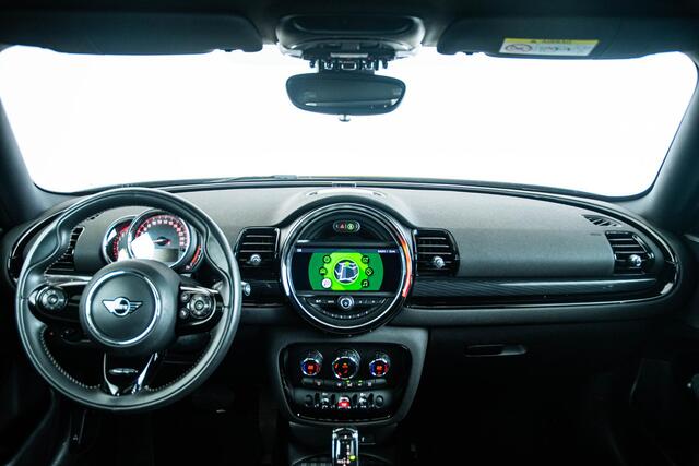 Mini COOPER CLUBMAN Mini Pepper Panoramadak - Comfort Access - Elektrisch inklapbare buitenspiegels - PDC Voor/Achter - MINI navigatiesysteem - Middenarmsteun voor - Binnenlichtpakket -