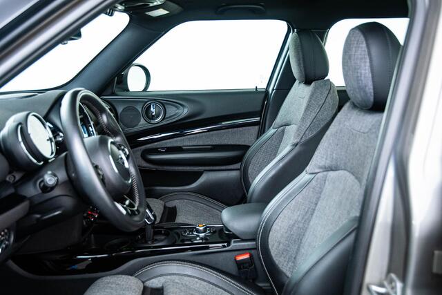 Mini COOPER CLUBMAN Mini Pepper Panoramadak - Comfort Access - Elektrisch inklapbare buitenspiegels - PDC Voor/Achter - MINI navigatiesysteem - Middenarmsteun voor - Binnenlichtpakket -