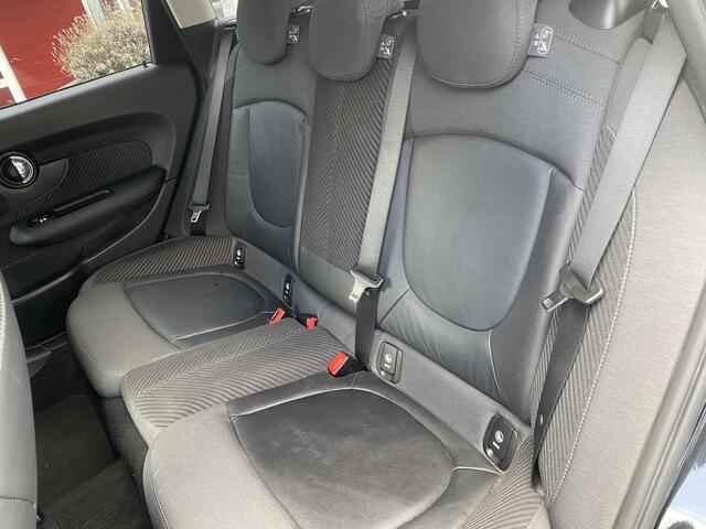 Mini COOPER CLUBMAN Mini 1.5 Salt Business Automaat. Navigatie, Comf intr, LMV, Half leer, etc..