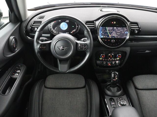 Mini COOPER CLUBMAN 1.5 Business Edition | Automaat | Stoelverwarming | Carplay | Sportstoelen | Half leder | Full LED | Navigatie | Parkeerhulp | Climate control | Cruise control | Origineel NL