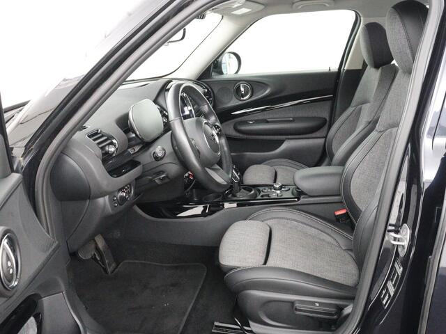 Mini COOPER CLUBMAN 1.5 Business Edition | Automaat | Stoelverwarming | Carplay | Sportstoelen | Half leder | Full LED | Navigatie | Parkeerhulp | Climate control | Cruise control | Origineel NL