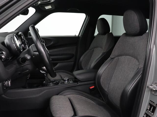 Mini COOPER CLUBMAN 1.5 Chili Serious Business | Stoelverwarming | Trekhaak | Full LED | Park Assist | Sportstoelen | Navigatie | Climate control | Half leder | Bluetooth | Cruise control