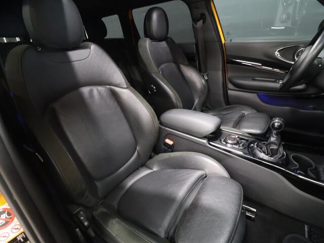 Mini COOPER CLUBMAN 2.0 S Chili Serious Business [SCHUIFKANTELDAK, TREKHAAK AFNEEMBAAR, HARMAN/KARDON, HEAD-UP, ADAPTIVE CRUISE, STOELVERWARMING, PDC ACHTER, BLUETOOTH, CLIMATE, NIEUWSTAAT]