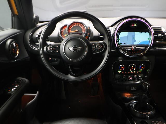 Mini COOPER CLUBMAN 2.0 S Chili Serious Business [SCHUIFKANTELDAK, TREKHAAK AFNEEMBAAR, HARMAN/KARDON, HEAD-UP, ADAPTIVE CRUISE, STOELVERWARMING, PDC ACHTER, BLUETOOTH, CLIMATE, NIEUWSTAAT]