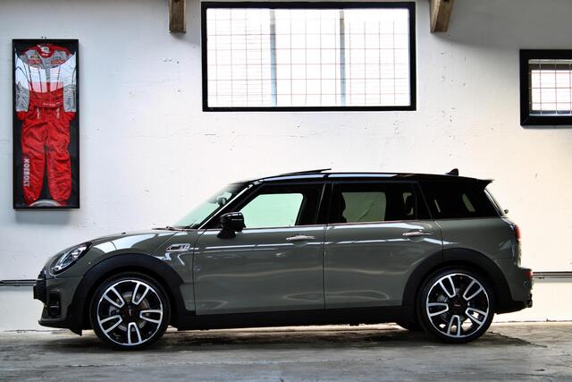 Mini COOPER CLUBMAN 2.0 S | JCW | Panoramadak | Head-Up | 19 inch | NL auto |
