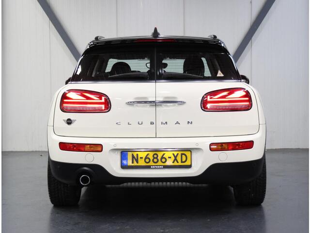 Mini COOPER CLUBMAN 136PK Business Edition | 1ste eigenaar | AppleCarplay/AndroidAuto | Climate Control | Cruise Control | LED | Parkeersensoren | Armsteun | Navigatie | 17"LMV | Trekhaak | Isofix |