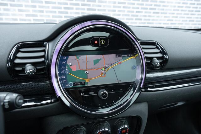 Mini COOPER CLUBMAN 1.5 Business Edition | Trekhaak Afneembaar | Panoramadak | Two-Tone | Parkeersensoren | Sportstoelen | Privacy Glas | LED Koplampen | Climate Controle | Cruise Control | Lichtmetalen Velgen 17 inch | Navigatie | Apple Carplay | Android Auto