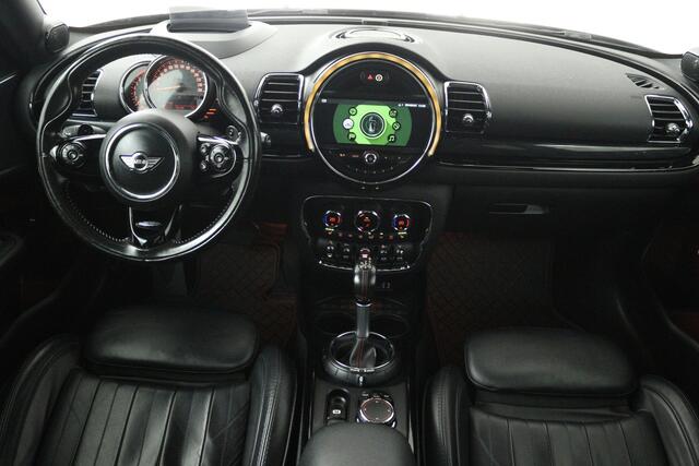 Mini COOPER CLUBMAN 2.0 S Chili Serious Business (PANORAMADAK, HARMAN/KARDON, STOELVERWARMING, NAVIGATIE, CARPLAY, HEAD-UP DISPLAY)