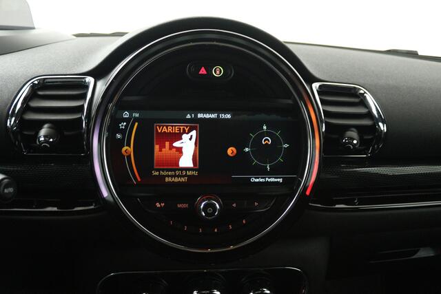 Mini COOPER CLUBMAN 2.0 S Chili Serious Business (PANORAMADAK, HARMAN/KARDON, STOELVERWARMING, NAVIGATIE, CARPLAY, HEAD-UP DISPLAY)