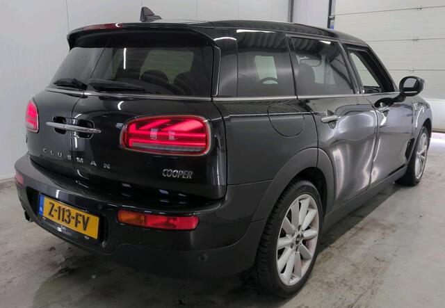 Mini COOPER CLUBMAN 1.5 Automaat Business Edition NL Auto Clima Camera Stoelverwarming Navigatie Sportstoelen Extra Getint Glas Parkeersensoren Led Koplampen – foto 4