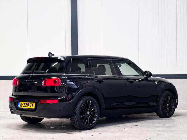 Mini COOPER CLUBMAN 1.5 Black edition | Carplay | Stoelverwarming | Keyless | Sfeerverlichting | All Season – foto 2