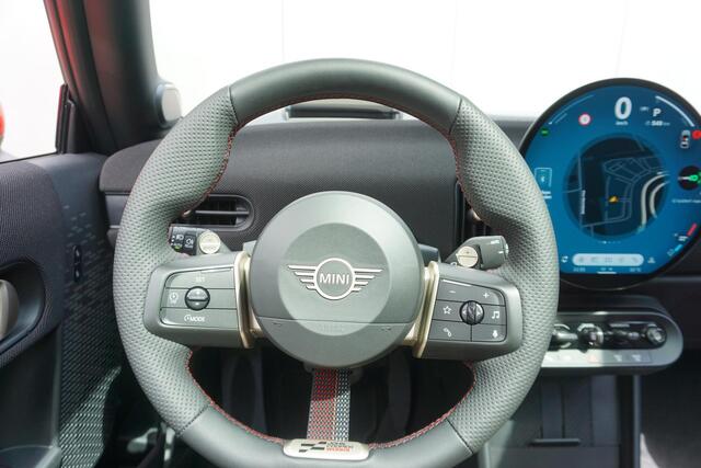 Mini COOPER S Mini 2.0 John Cooper Works Pakket XL | Panorama Dak | Harman Kardon | Massagestoel | Stuurwielverwarming | 18" | 360 graden camera |