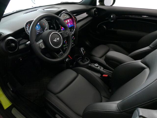 Mini COOPER S Mini Cabrio 2.0 180PK ESSENTIAL BLACK PACK LEER CARPLAY LED STOELVERW. 09/2023