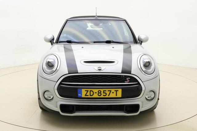 Mini COOPER S Mini Cabrio 2.0 Chili Serious Business Cabriolet Automaat | Navigatie | Climate control | Stoelverwarming | Keyless start | Lederen bekleding | Lichtmetalen velgen