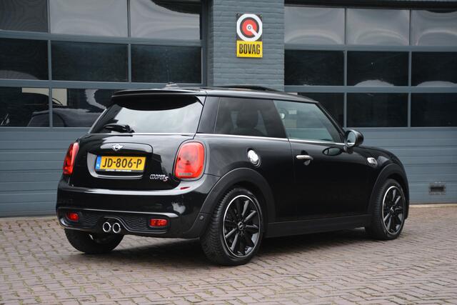 Mini COOPER S Mini 2.0 Chili Serious Business Automaat