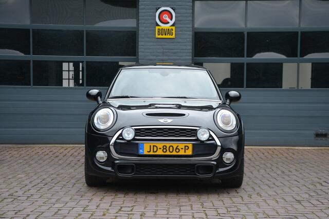 Mini COOPER S Mini 2.0 Chili Serious Business Automaat