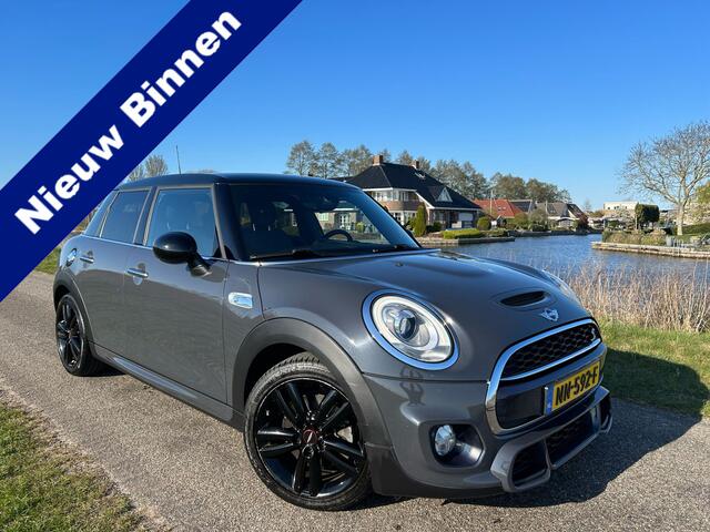 Mini COOPER S Mini 2.0 192 PK Chili Serious Business John Cooper Works Uitvoering!