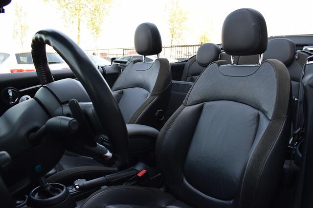 Mini COOPER S Mini Cabrio 2.0 Chili Serious Business | JCW | CarPlay | H/K | Leer | Stoelverw.
