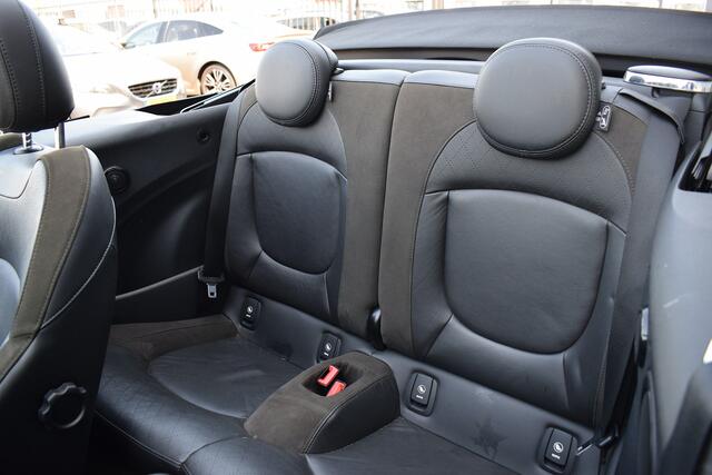 Mini COOPER S Mini Cabrio 2.0 Chili Serious Business | JCW | CarPlay | H/K | Leer | Stoelverw.
