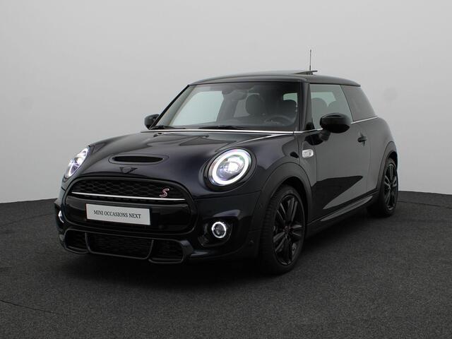 Mini COOPER S 3-Deurs Hammersmith Edition + Glazen panoramadak + Harman-Kardon + Park Assistant + Elektrisch verwarmde voorstoelen + Achteruitrijcamera + Comfort Access