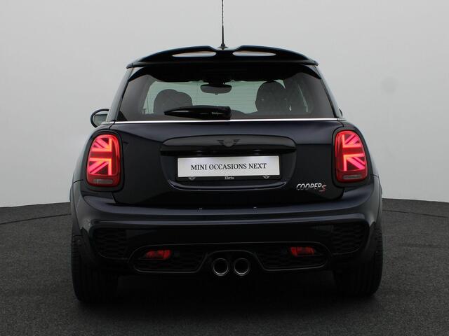 Mini COOPER S 3-Deurs Hammersmith Edition + Glazen panoramadak + Harman-Kardon + Park Assistant + Elektrisch verwarmde voorstoelen + Achteruitrijcamera + Comfort Access