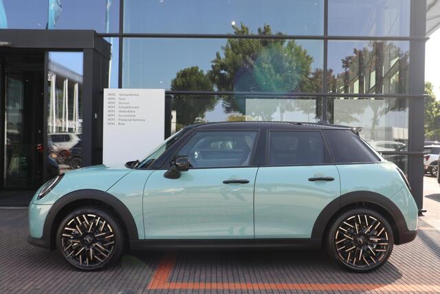 Mini COOPER S Mini 2.0 Favoured M | Panoramadak | Head-Up Display | JCW sportstoelen