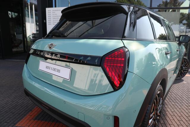 Mini COOPER S Mini 2.0 Favoured M | Panoramadak | Head-Up Display | JCW sportstoelen