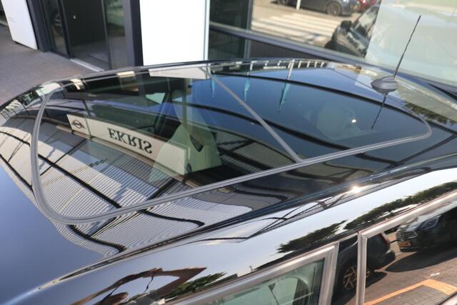 Mini COOPER S Mini 2.0 Favoured M | Panoramadak | Head-Up Display | JCW sportstoelen