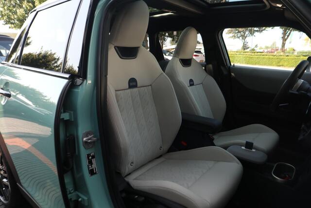 Mini COOPER S Mini 2.0 Favoured M | Panoramadak | Head-Up Display | JCW sportstoelen