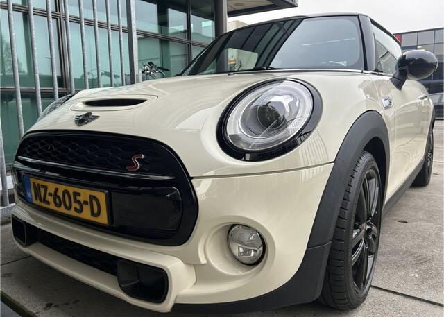 Mini COOPER S Mini 2.0 Pepper Serious Business | AUTOMAAT | SCHUIF/KANTELDAK | NAVI | CRUISE CONTROL | PDC | CLIMATE CONTROL | LMV JCW 17'' | STOELVERWARMING | KEYLESS | LED | BLUETOOTH