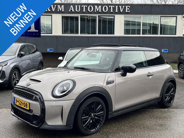 Mini COOPER S Mini 2.0 Yours 178pk Facelift! | Stuur- & stoelverwarming | Camera | Panoramadak | Adaptive Cruise Control | Harman & Kardon | Dealer onderhouden