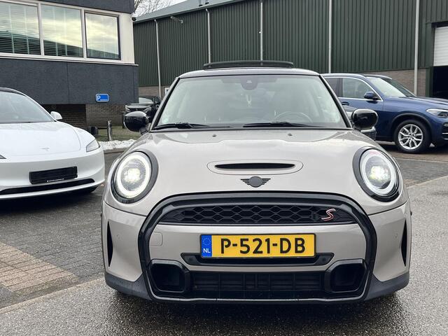 Mini COOPER S Mini 2.0 Yours 178pk Facelift! | Stuur- & stoelverwarming | Camera | Panoramadak | Adaptive Cruise Control | Harman & Kardon | Dealer onderhouden