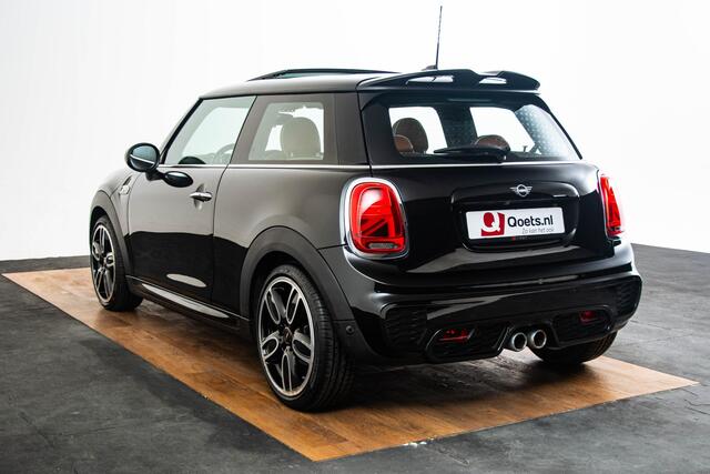 Mini COOPER S Mini 2.0 Panoramadak - Harman Kardon - Head up - Active Cruise Control - Comfort Access - Elektrisch verwarmbare voorstoelen - Elektrisch inklapbare buitenspiegels - Parking/Driving Assistant -