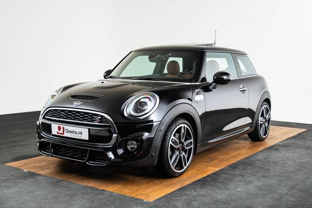 Mini COOPER S Mini 2.0 Panoramadak - Harman Kardon - Head up - Active Cruise Control - Comfort Access - Elektrisch verwarmbare voorstoelen - Elektrisch inklapbare buitenspiegels - Parking/Driving Assistant -