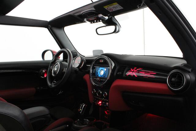 Mini COOPER S Mini Cabrio 2.0 John Cooper Works > 192pk/H&K/Head-up/18inch/Chili red/Aerodynamica Kit...
