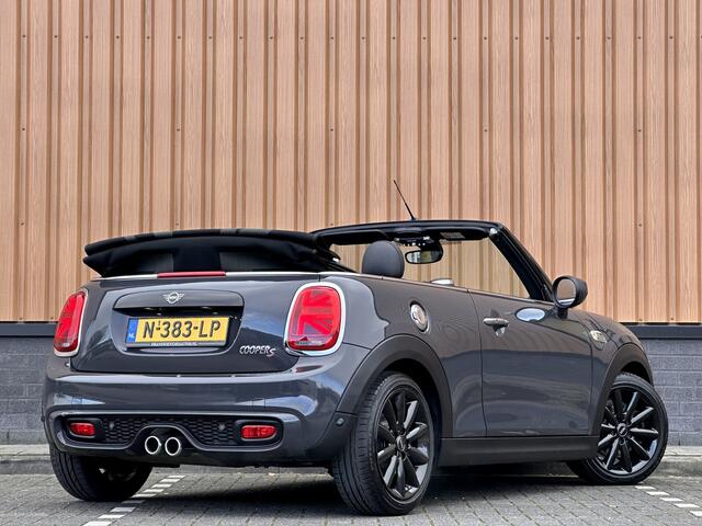 Mini COOPER S Mini Cabrio 2.0 Night Jack Edition | Achteruitrijcamera | Adaptieve Cruise Control | Apple Carplay / Android Auto | Keyless Go/Entry | Head-Up Display | Parkeersensoren | Stoelverwarming |