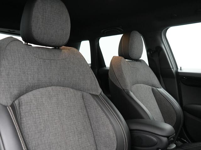 Mini COOPER S Mini 2.0 Chili 192pk 5 Deurs | Apple Carplay | Sportstoelen Verwarmd | Union Jack Achterlichten | 17"L.M | LED Koplampen | Navigatie Full Map | DAB | Cruise Control |