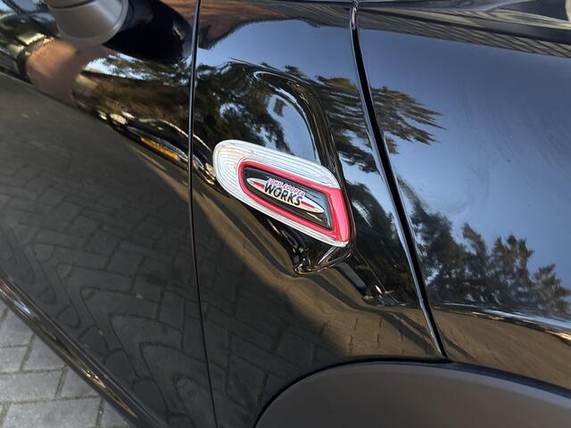 Mini COOPER S Mini Cabrio 2.0 Chili Serious Business - JCW - Stoelverwarming - Harman & Kardon -