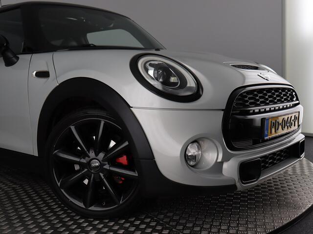 Mini COOPER S Mini 2.0 Chili Serious Business (NL-Auto / Pano / H&K / HUD / Navi / Cruise)