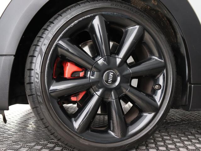 Mini COOPER S Mini 2.0 Chili Serious Business (NL-Auto / Pano / H&K / HUD / Navi / Cruise)