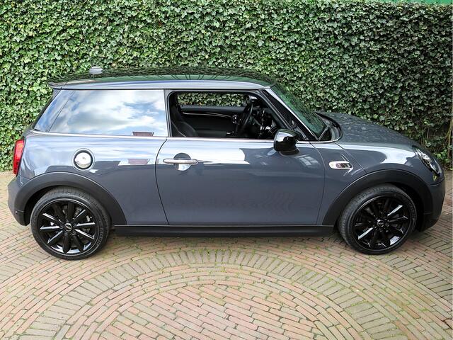 Mini COOPER S 2.0 Chili F56 LCI Black ext, LED, DAB, HK, Park ass en 17"