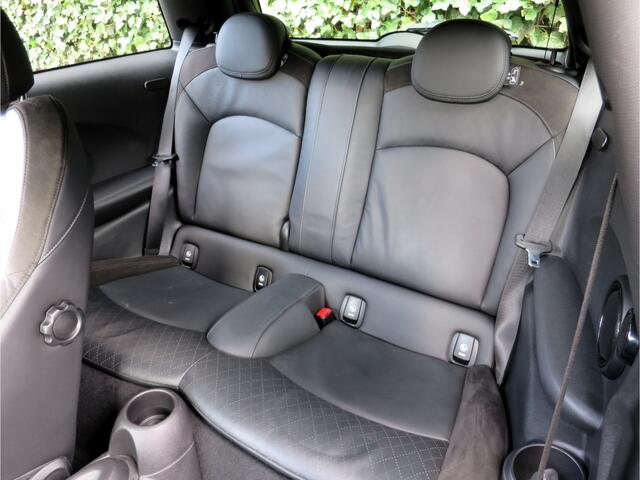 Mini COOPER S 2.0 Chili F56 LCI Black ext, LED, DAB, HK, Park ass en 17"